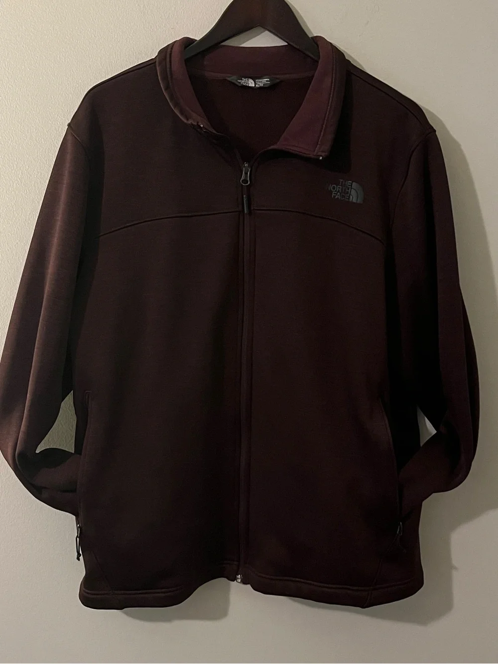 The North Face Men’s Full-Zip Jacket in Dark Plum/Burgandy